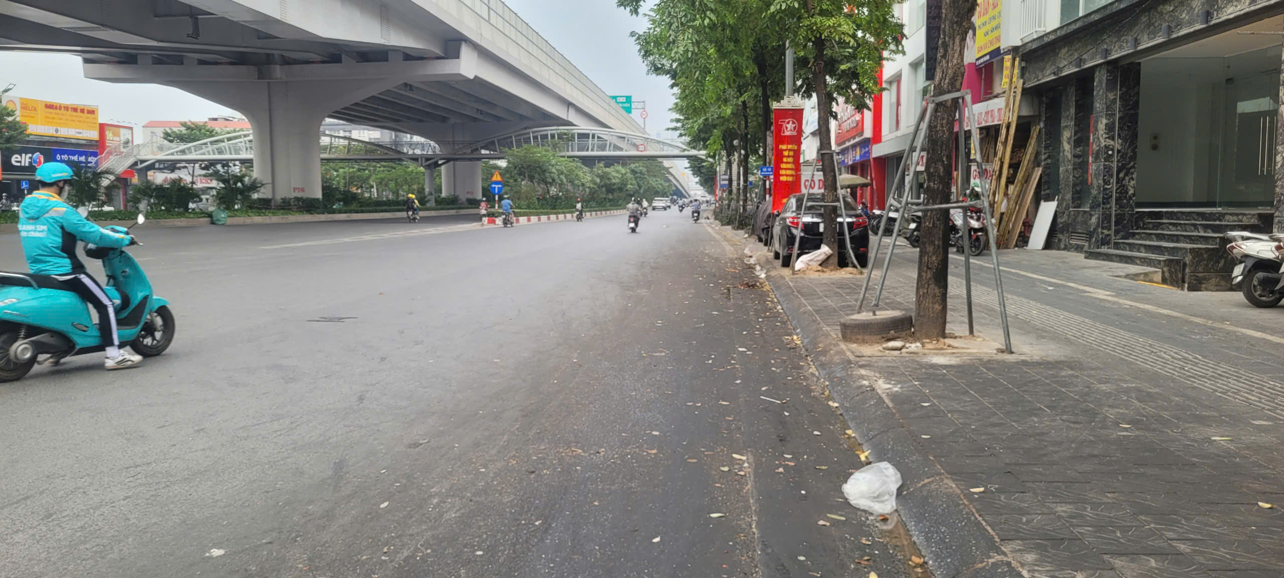 Bán Gấp nhà mặt phố Hồ Tùng Mậu, mặt tiền 5.2m, vỉa hè đá bóng, kinh doanh siêu cấp. Nhà 4 tầng kiên cố, phù hợp ở và kinh doanh.