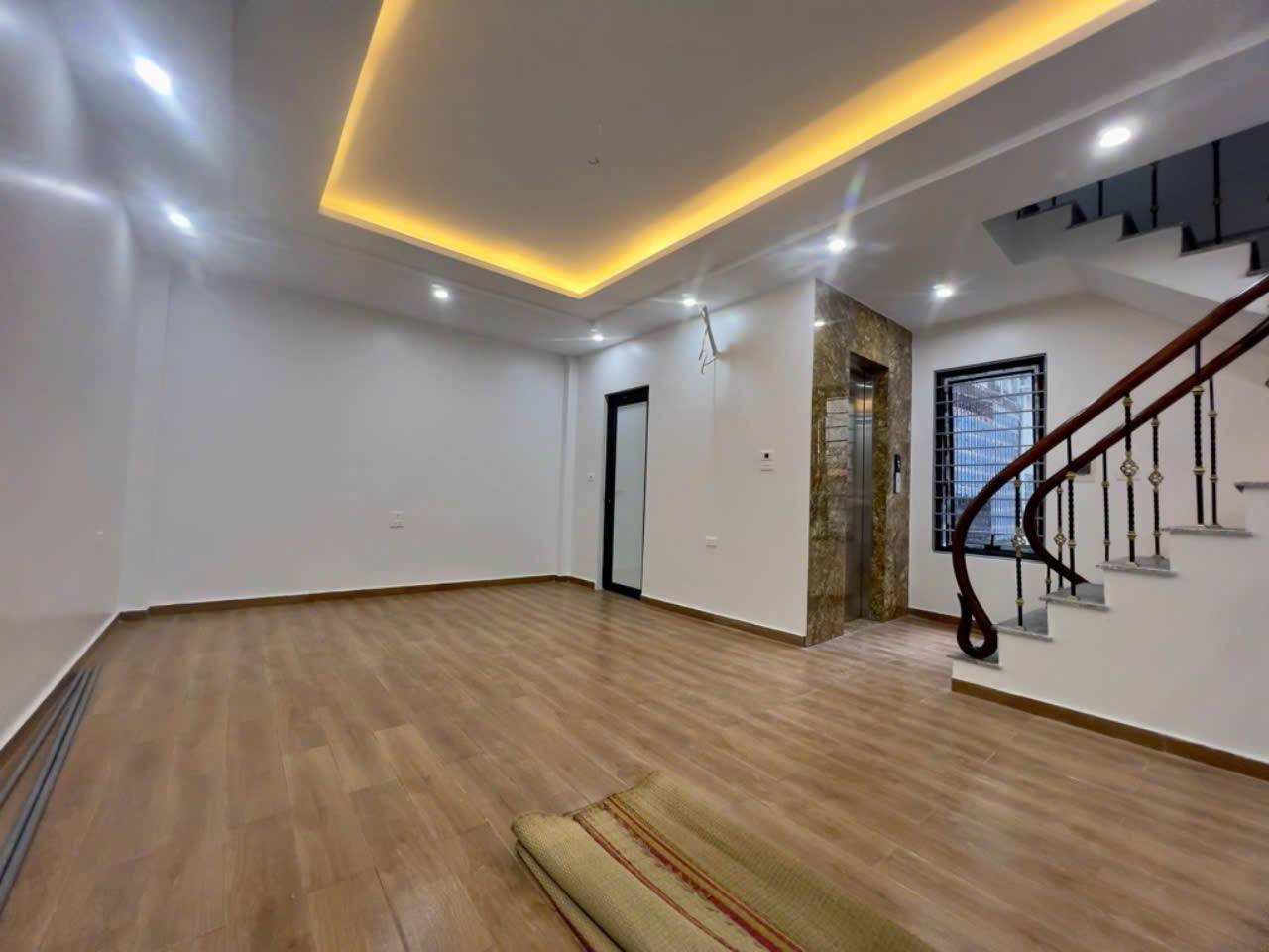 Chủ hộ muốn Bán lẹ giảm chào 200.000.000 nhà Đống Đa - Ngõ Thông - Lô Góc, Diện tích sàn 190m2, Giá 7,4 tỷ, nhà