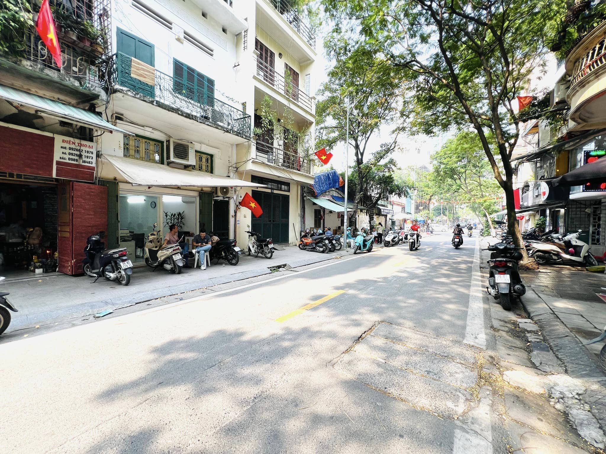 Hoa Hậu Phố Cổ Duy nhất tại Nguyễn Khắc Nhu, Ba Đình, 35m, 5 tầng, 10m ra phố, phân Lô ngõ rộng hơn 3m , nọi thất nhập khẩu, nhà đẹp long lanh.
