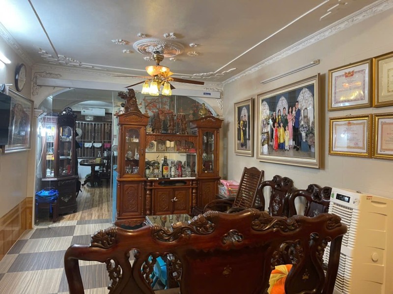 Nhà Khúc Thừa Dụ (Trần Thái Tông), Cầu Giấy. 52m; 5 tầng; MT 4.4m; Giá 10.6 tỷ NHÀ ĐẸP