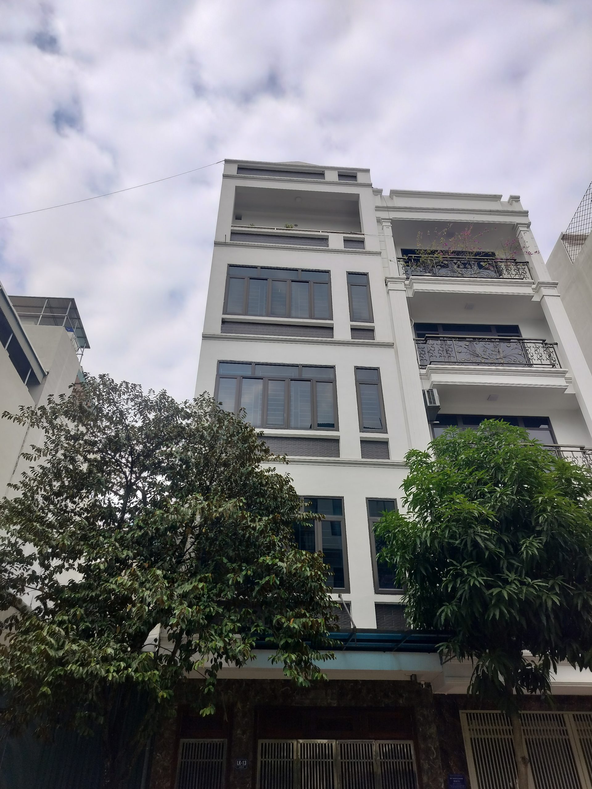 BÁN GẤP HOA HẬU MẬU LƯƠNG 60M2 6T, PHÂN LÔ VỈA HÈ, Ô TÔ TRÁNH, KINH DOANH ĐẲNG CẤP