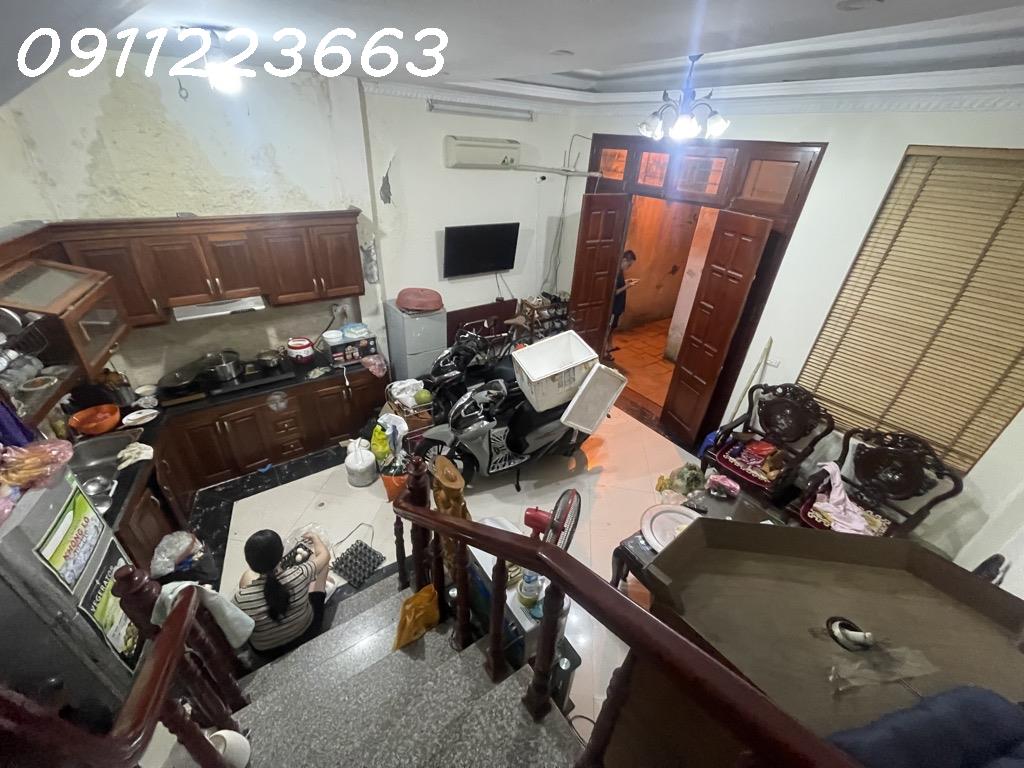 CẢNH BÁO Nếu bạn vẫn chưa tìm được nhà ưng ý, bạn phải xem ngay căn 5 tầng phố Bạch Mai này!