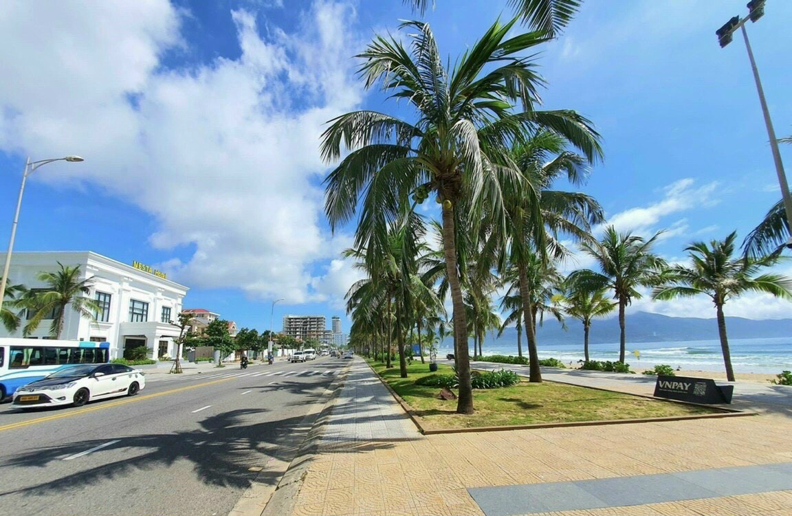 *Bán nhà 2 tầng Khu Phố Tây An Thượng, Cách biển 100m . giá 19 Tỷ