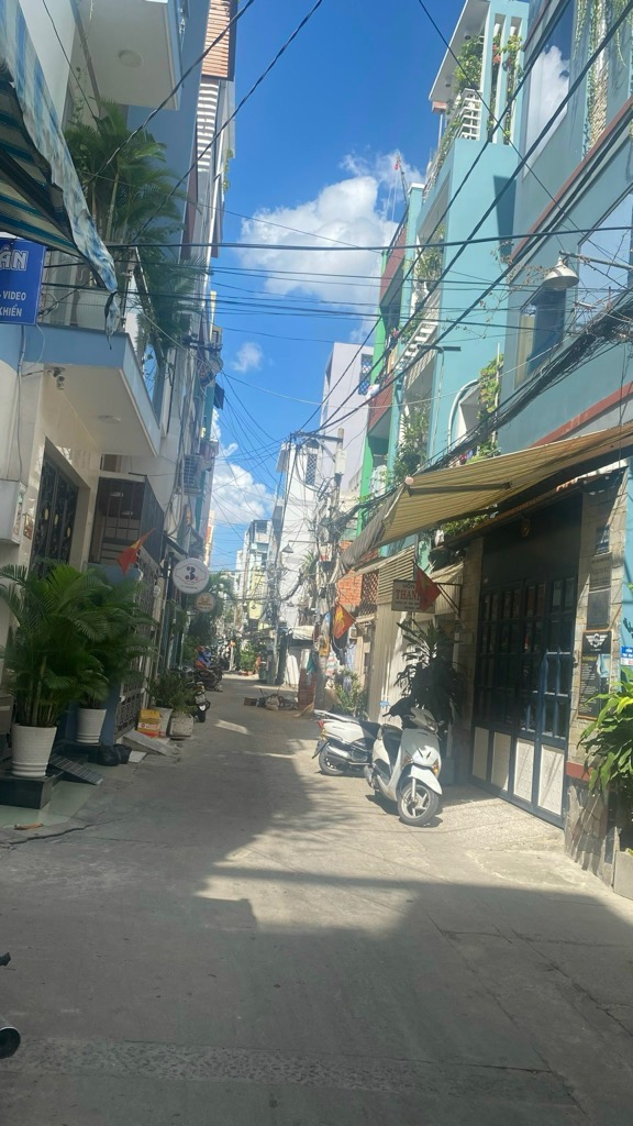 KHU VIP NGÔ QUYỀN - HẺM THÔNG Ô TÔ 1 TRỤC THẲNG 33M2 NHÀ CẤP 4 TIỆN XÂY LẠI THEO Ý MUỐN , ĐÃ CÓ BẢN XÂY DỰNG 2 TẦNG SẴN