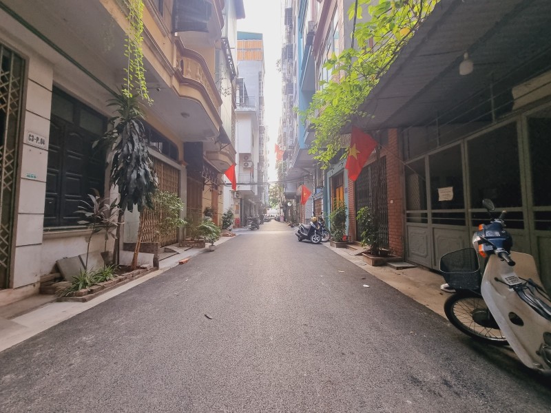 Nhà Trần Quốc Hoàn, Cầu Giấy. 40m2; 4 tầng; MT 3.8; Giá 13.2 tỷ PHÂN LÔ VÍP CẦU GIẤY - Ô TÔ TRÁNH - THÔNG BÀN CỜ