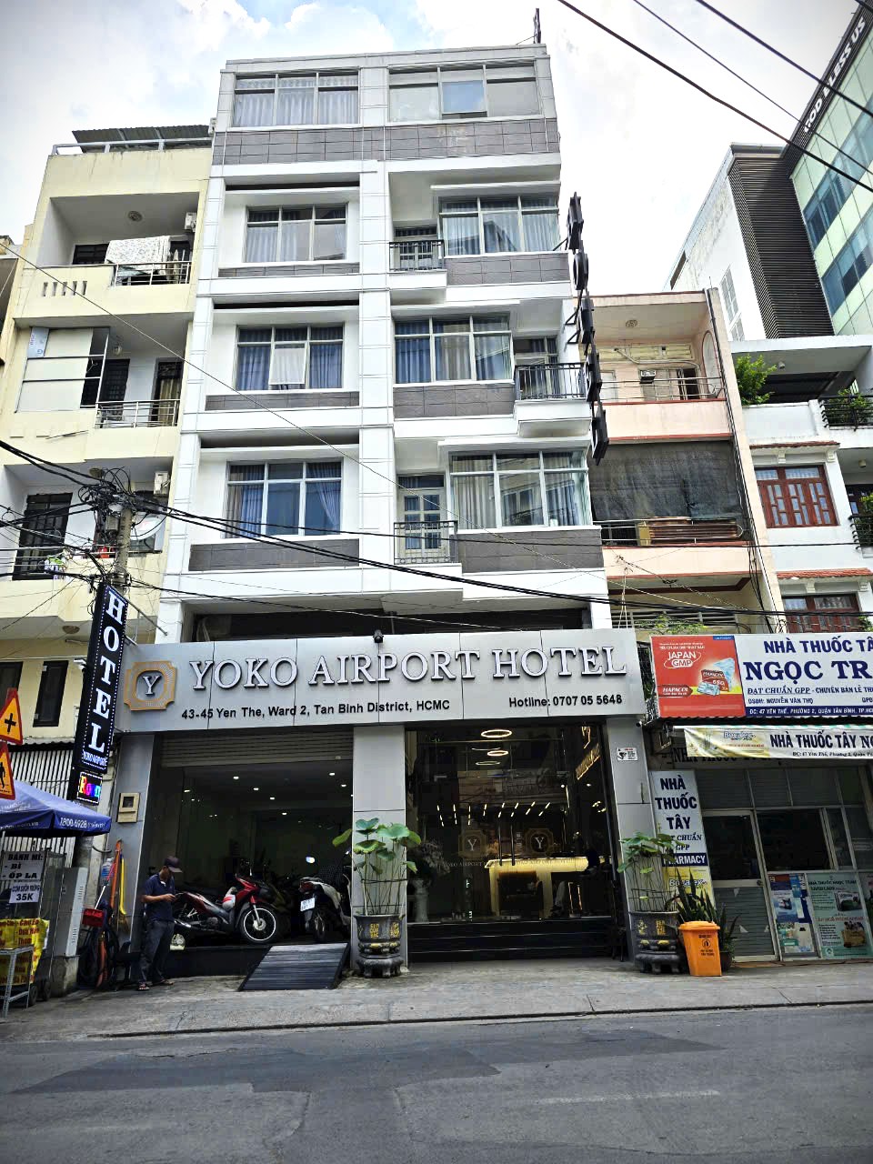 BÁN KHÁCH SẠN GẦN SÂN BAY TÂN SƠN NHẤT - YÊN THẾ - 148 M2 - DHT 115TR/ THÁNG