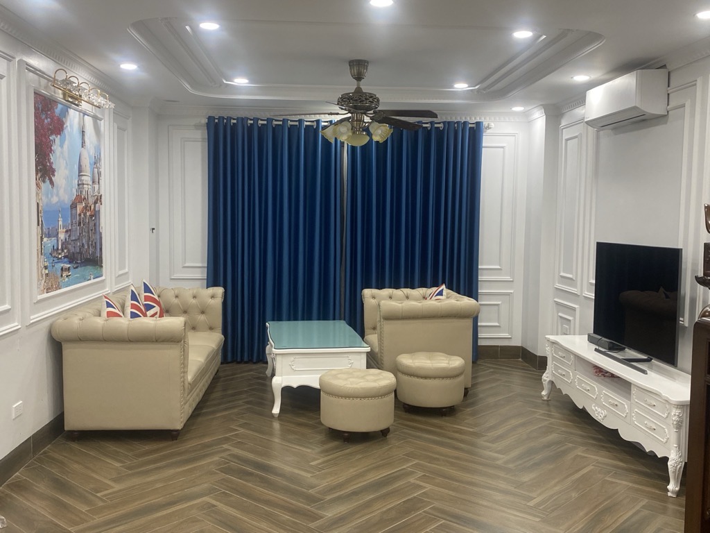 Bán nhà Nguyễn Văn Cừ, Long Biên. 55m2 * 7T, 17.8 tỷ, thang máy, gara