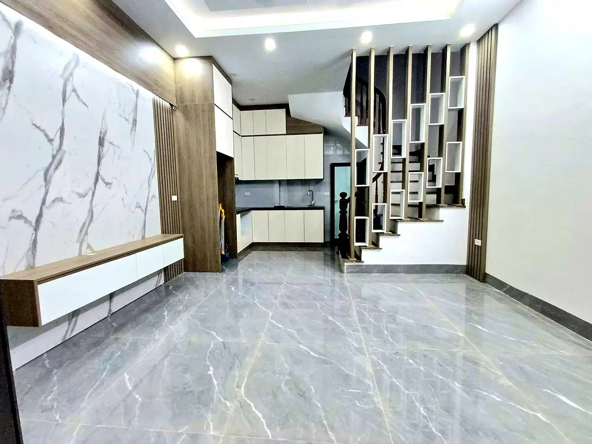 Bán nhà ngõ 374 đường Thụy Khuê, Tây Hồ, 5 tầng, mặt tiền hơn 4m, ở và ở yên tĩnh. Gần Lotte Lạc Long Quân