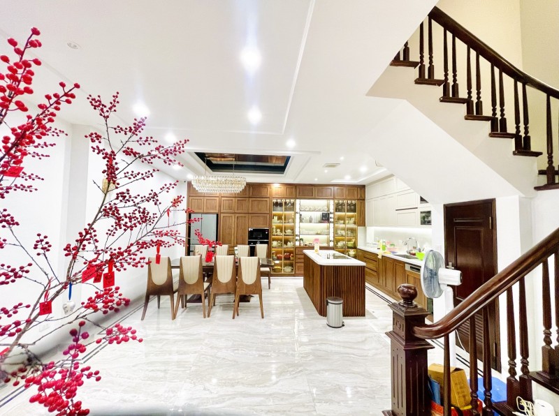 NHà Đào Tấn, Ba Đình. 102mx5; MT 6.6; Giá 17.5 tỷ TRUNG TÂM BA ĐÌNH - HÀNG XÓM LOTTEL