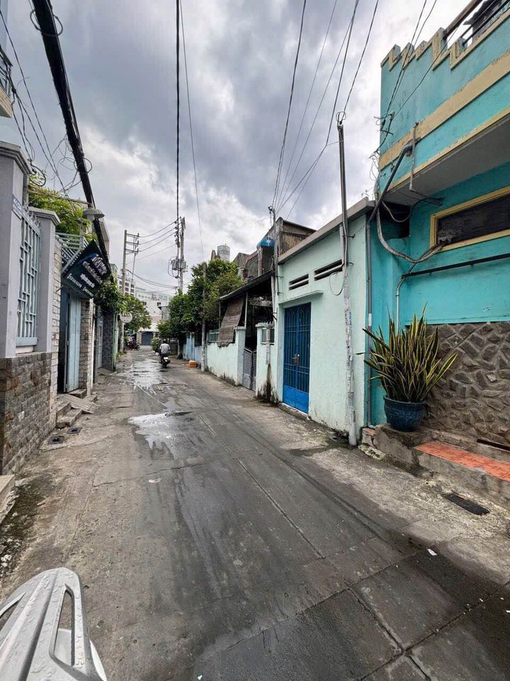 Bán nhà Xuân Đỉnh –dân cư đúc-nhiều văn phòng –oto qua 115m 12tỷ