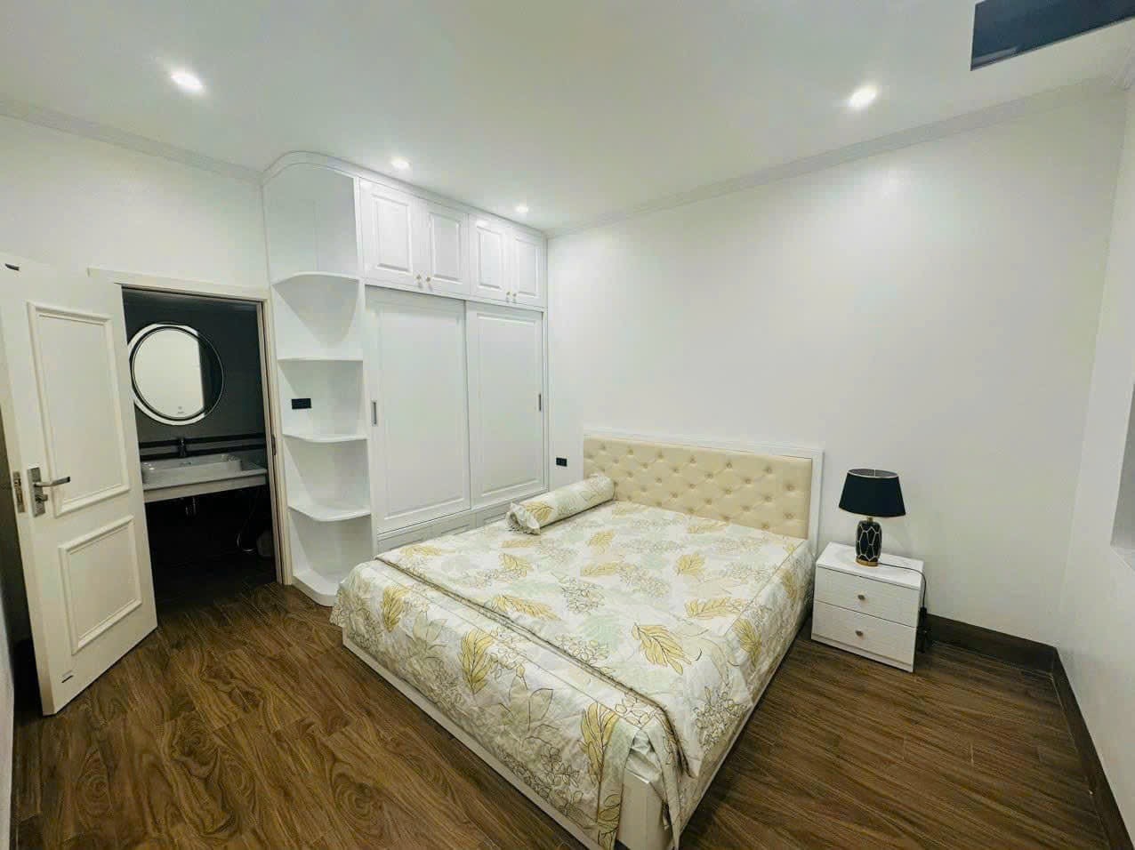 48m2