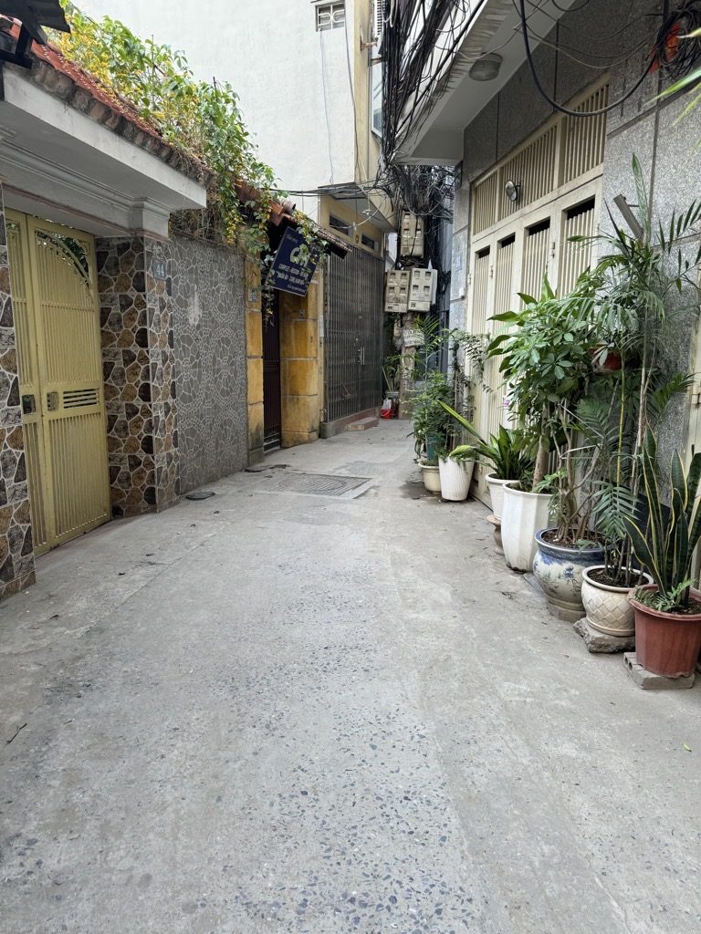 Bán Nhà Ngõ Hòa Bình, Minh Khai 52m x 7 Tầng ,10 Phòng ngủ, Mặt tiền 8m , Gía 11.9 tỷ,