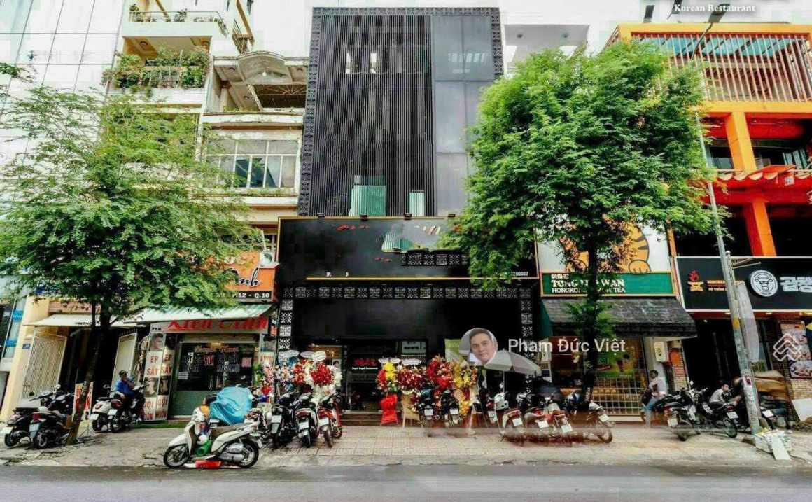 Bán gấp rất gấp mặt tiền Bùi Viện Quận 1 8m x 21m HĐ thuê: 250 triệu/th giá: 52 tỷ