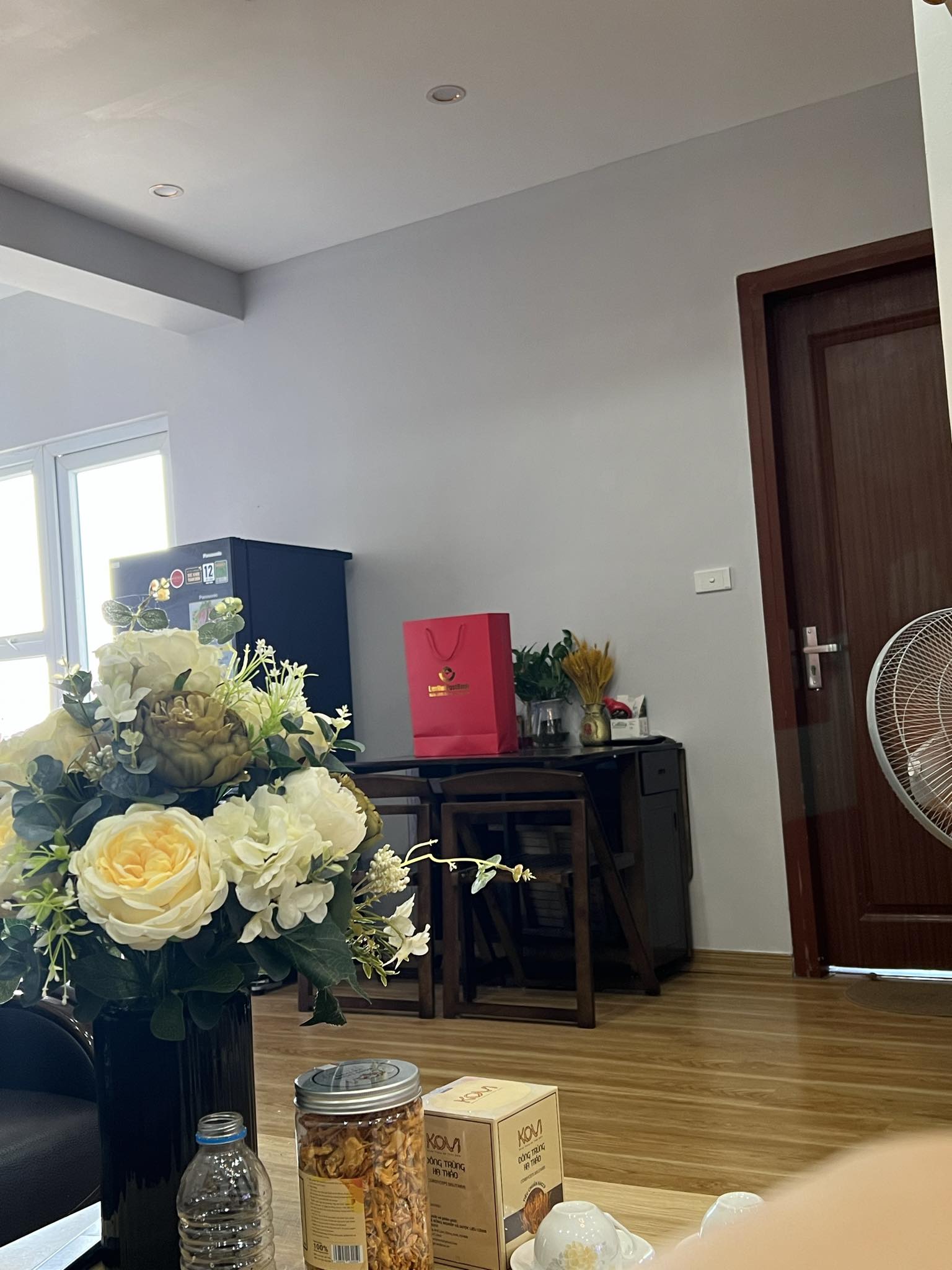 Bán nhanh bán gấp căn hộ đẹp mê li, tọa tại tòa CT6 Khu Đô thị Xa La,Diện tích 68m2, thiết kế 02 ngủ, 02 wc. Sổ đỏ