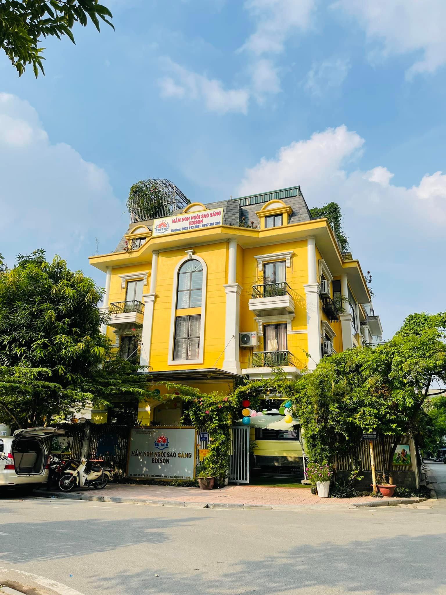 BT Cực Đẹp Mặt Phố Lô Góc MT 10M 4 Tầng 150M2 63 Tỷ Đẹp Nhất Phố