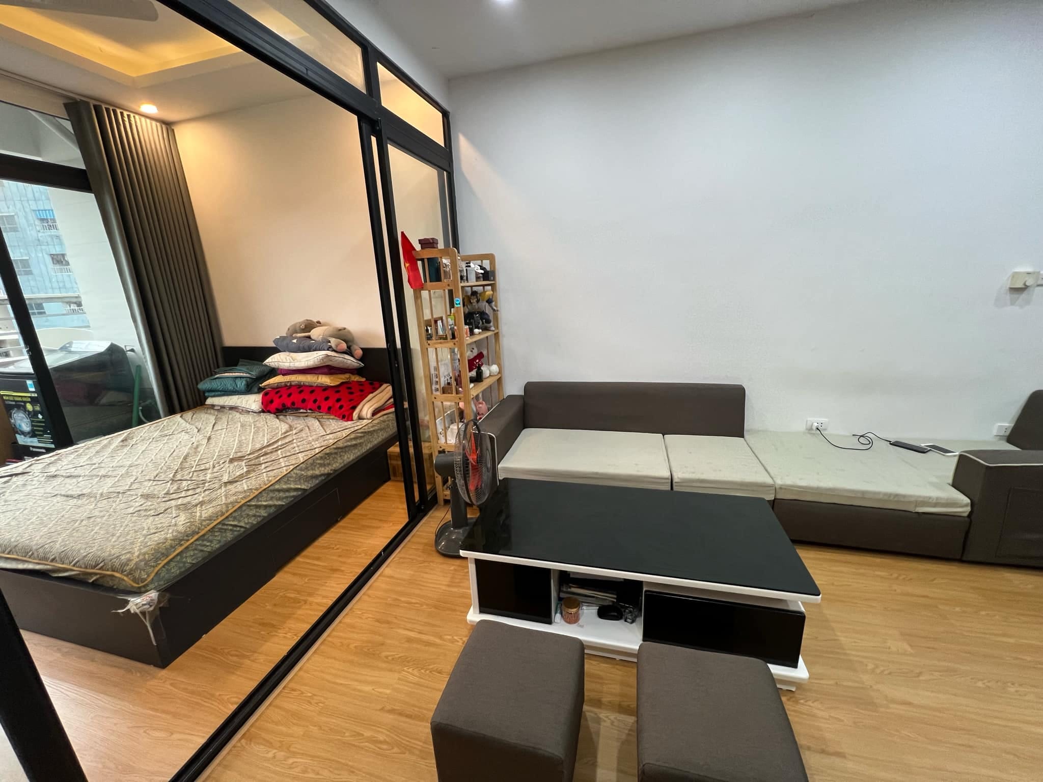 Bán căn hộ Khu Đô Thị Kim Văn Kim Lũ, Diện tích 45m2, 1 phòng ngủ, 1 phòng vệ sinh, giá 2.5x tỷ, Sổ Đỏ chính chủ, pháp