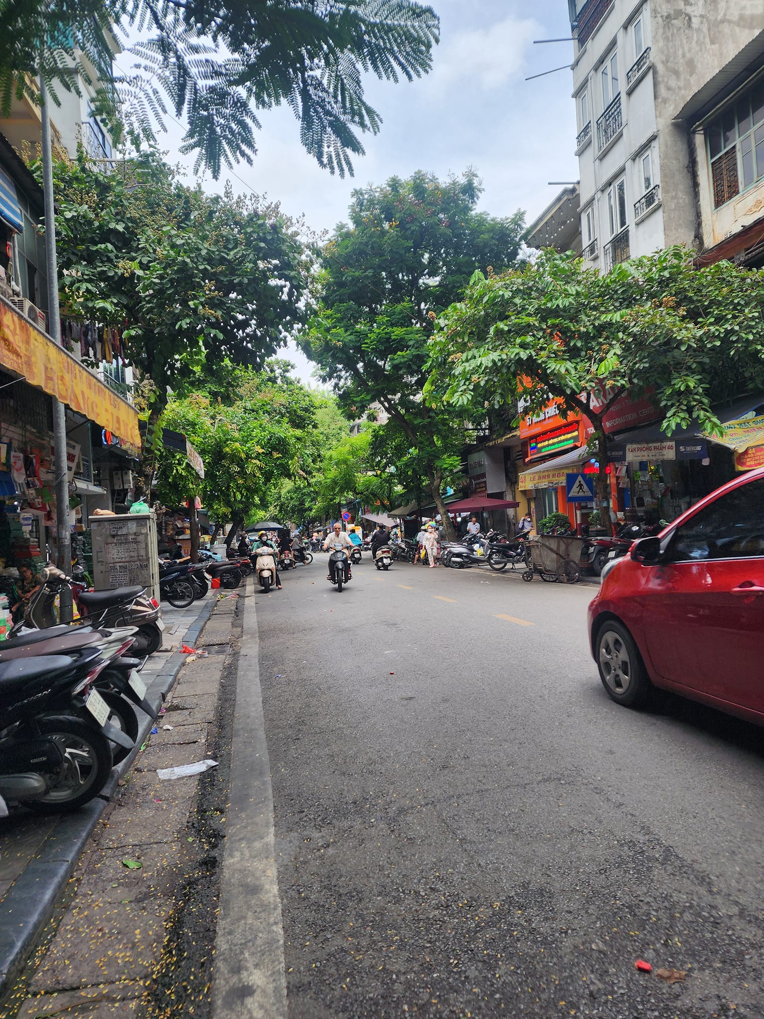 Mặt Phố Hàng Chiếu 116m2 4T 4m MT giá chào 62 tỷ Hoàn Kiếm Siêu đẹp ô tô 2 chiều kinh doanh