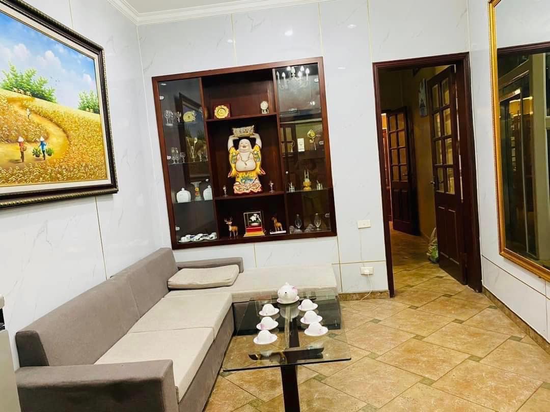 Bán Nhà VIP Chùa Láng ,Đống Đa 60m2 M2 3T MT 4M, Chỉ 16 tỷ Ôto Đỗ Cửa Ngõ Thông xem là ưng