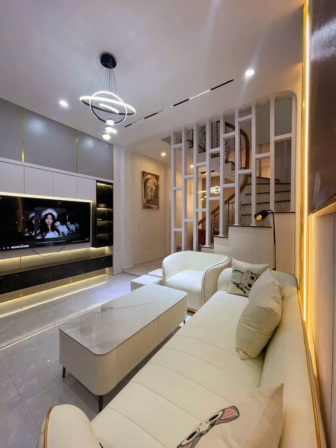 ⚜️ Bán Nhà Đê La Thành 40M2 4T MT 4 M, Chỉ 5.9 Tỷ Lô Góc Ngõ Thoáng Ô tô Vào Nhà Kinh Doanh Đỉnh⚜️