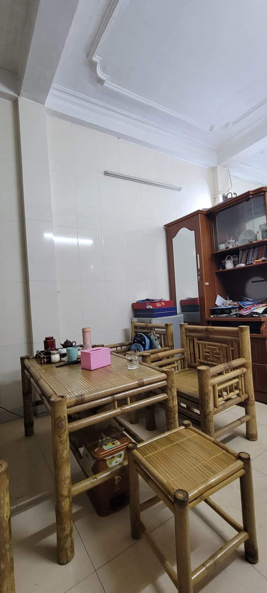 Mặt ngõ thông Kim Mã kinh doanh ô tô vào nhà 2 mặt ngõ 64mx4 tầng 11 tỷ 0986073333