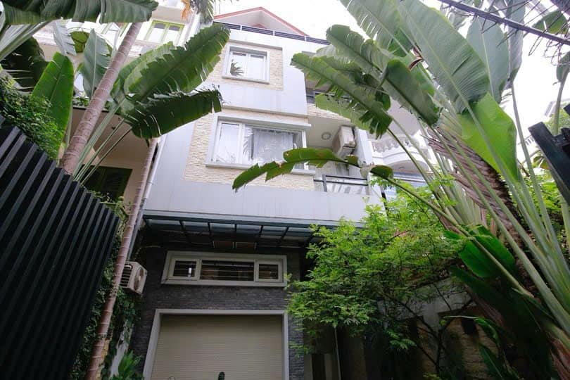 Bán Biệt Thự phố Đặng Thai Mai Tây Hồ 134m2 x 4 tầng mặt tiền 6m, Ô Tô vào nhà, vài bước ra Hồ Tây