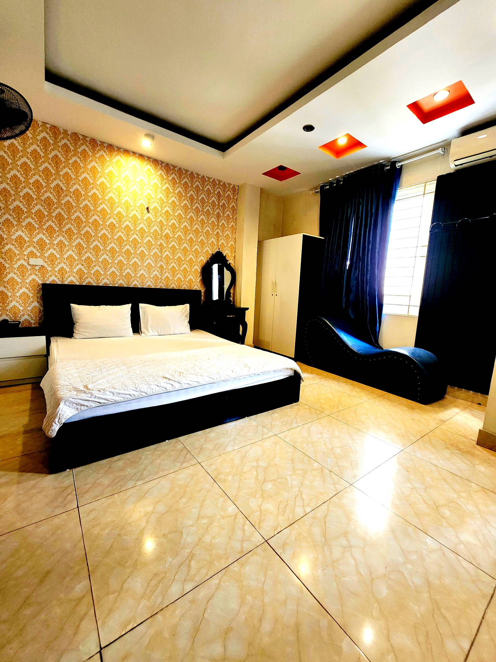 Bán Nhà Hoàng Cầu. Đống Đa. 8 Tầng Thang Máy. DT 58m2. MT 5m. Giá 24.4 Tỷ.