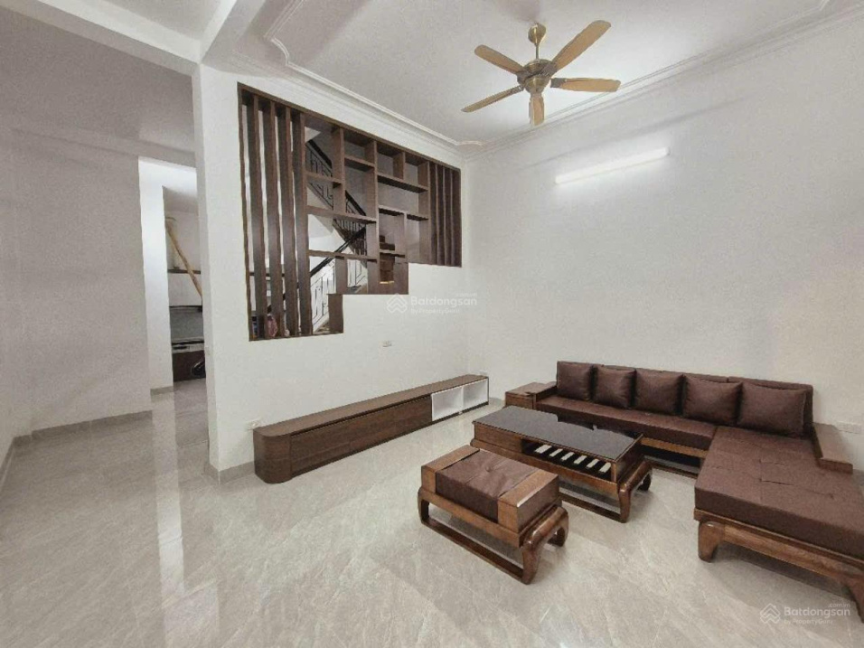 Bán nhà khu Hoàng Cầu - Gần CV Trần Quang Diệu - 60m 4 tầng - 10.3 tỉ có TL - sẵn ô chờ Thang Máy