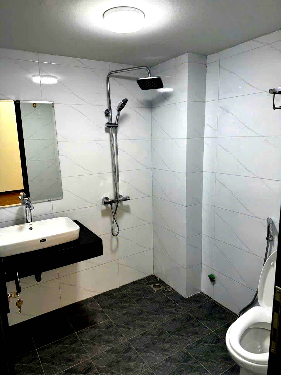 Chính chủ bán nhà ngõ phố Khuất Duy Tiến ,Thanh Xuân 26/30m2 , 6 tầng, MT 34,9 m, Giá 5,95tỷ.