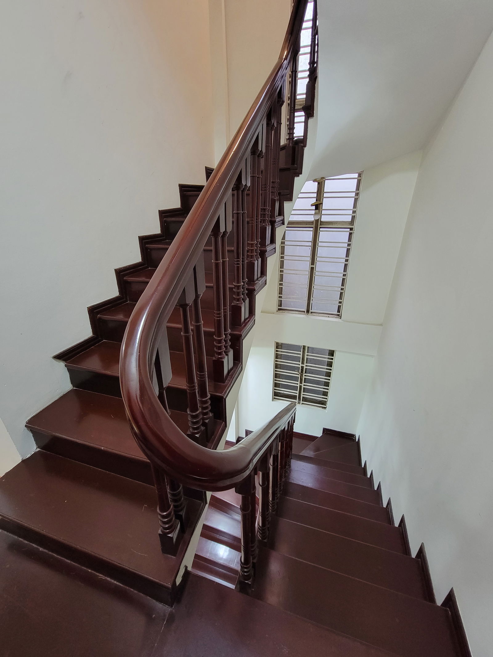 Bán Nhà Thái Hà. Đống Đa. Ô Tô. Kinh Doanh. DT 76m2. MT 8m. 4 Tầng. Giá 19,9 Tỷ.