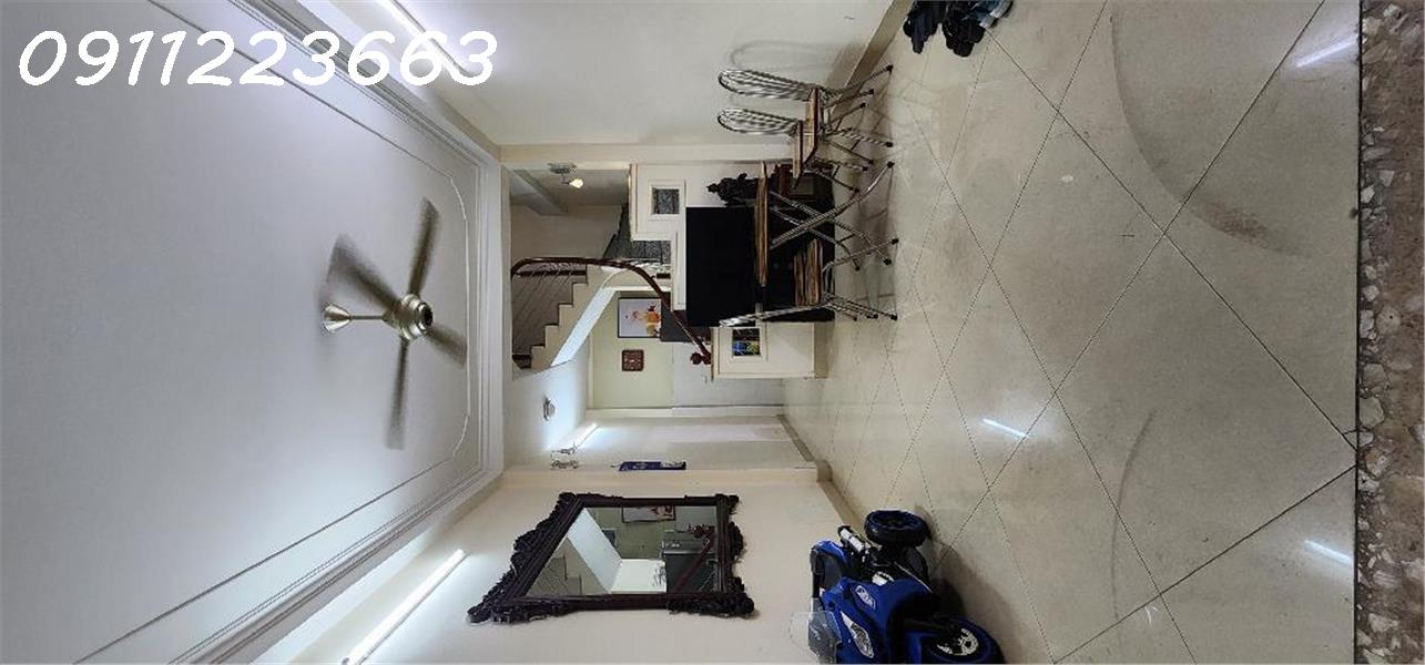 Xin được vén bức màn bí mật về căn nhà 4 tầng lô góc tại ngõ 71 phố Kim Ngưu!