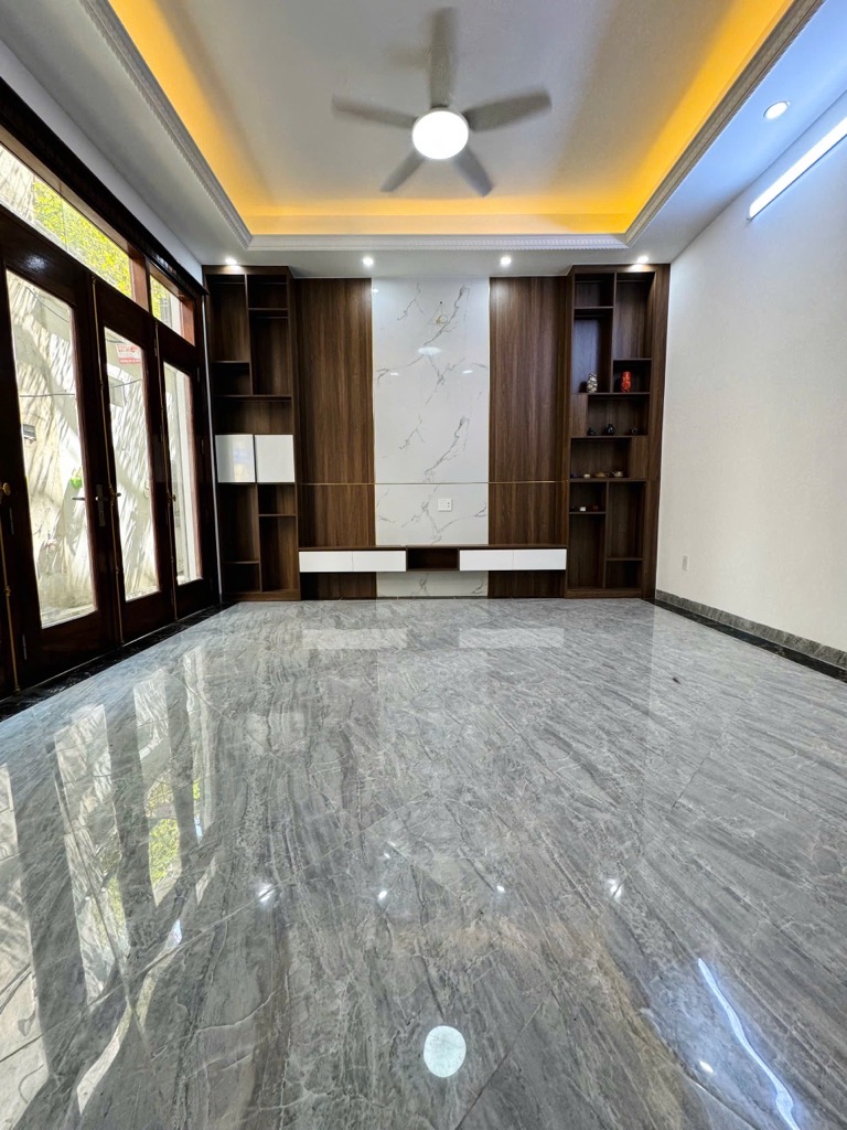 NHÀ NGUYỄN VĂN CỪ 52M2, 5 TẦNG, HAI MẶT THOÁNG, NHÀ MỚI Ở NGAY, 20M RA Ô TÔ TRÁNH