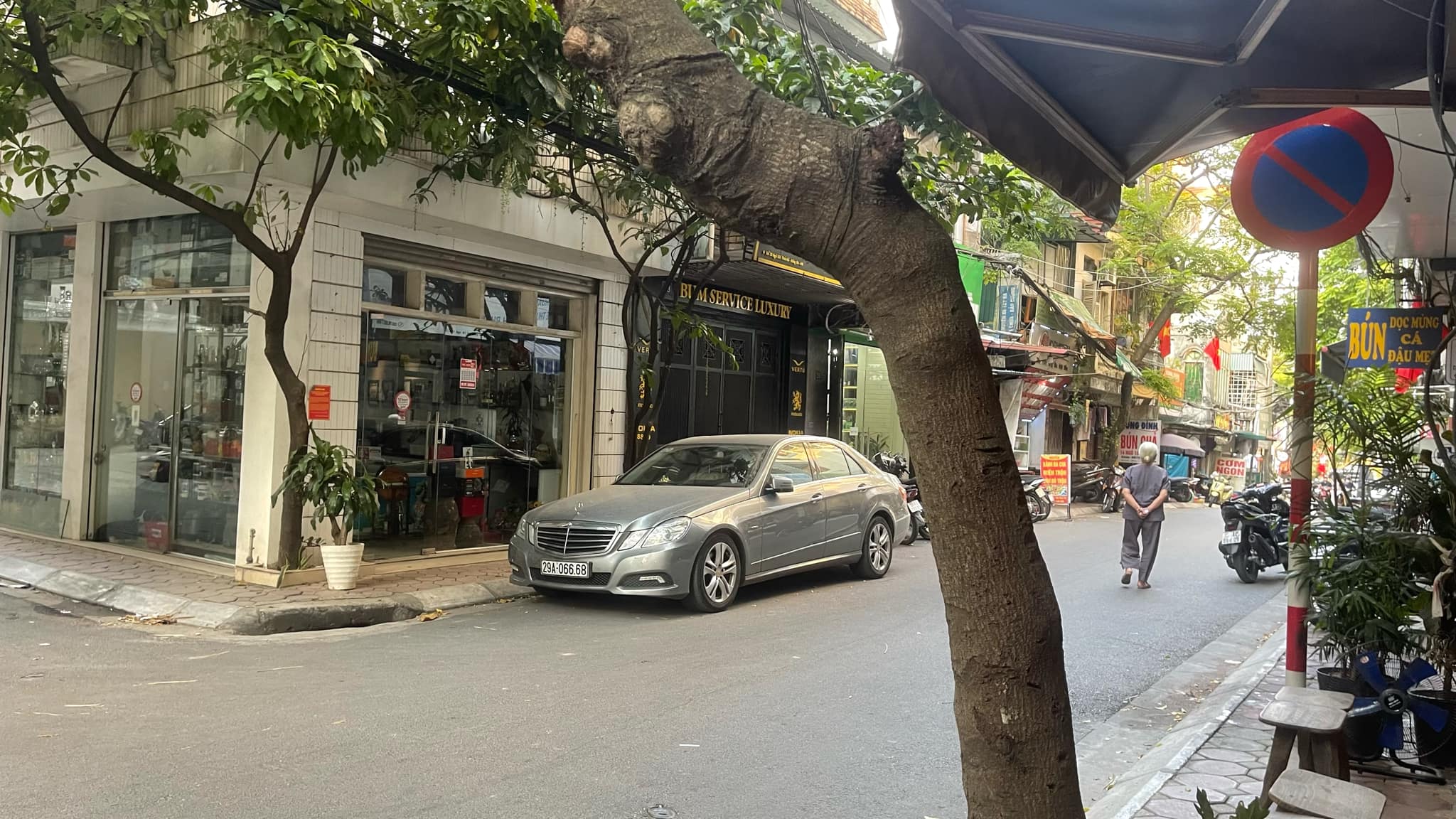 Cần bán nhà Đỗ Quang, Cầu Giấy, phân lô, đường rộng 8m, kinh doanh tốt 55m x 5T nhỉnh 21 tỷ