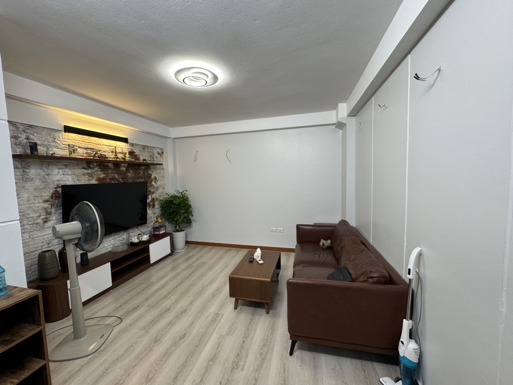 NHÀ ĐẸP HOÀNG NHƯ TIẾP, 5 TẦNG TẶNG NỘI THẤT, ĐỂ Ô TÔ GẦN NHÀ, KHU AN NINH DÂN TRÍ