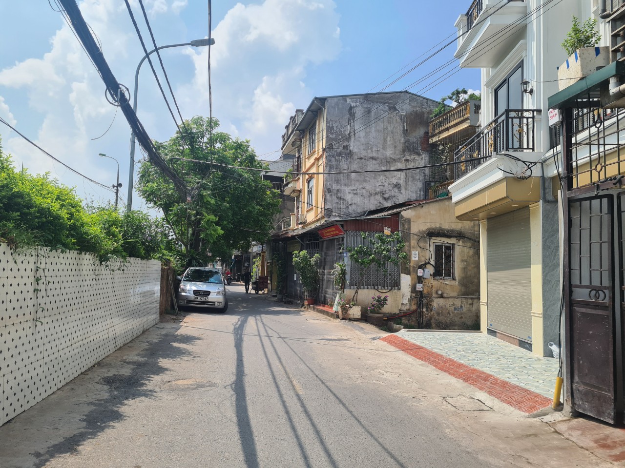 Bán mảnh Đất siêu đẹp phố Nguyễn Khoái - Hoàng Mai, Ô TÔ TRÁNH, VỈA HÈ, 60m2, mặt tiền rộng, 9.8 tỷ