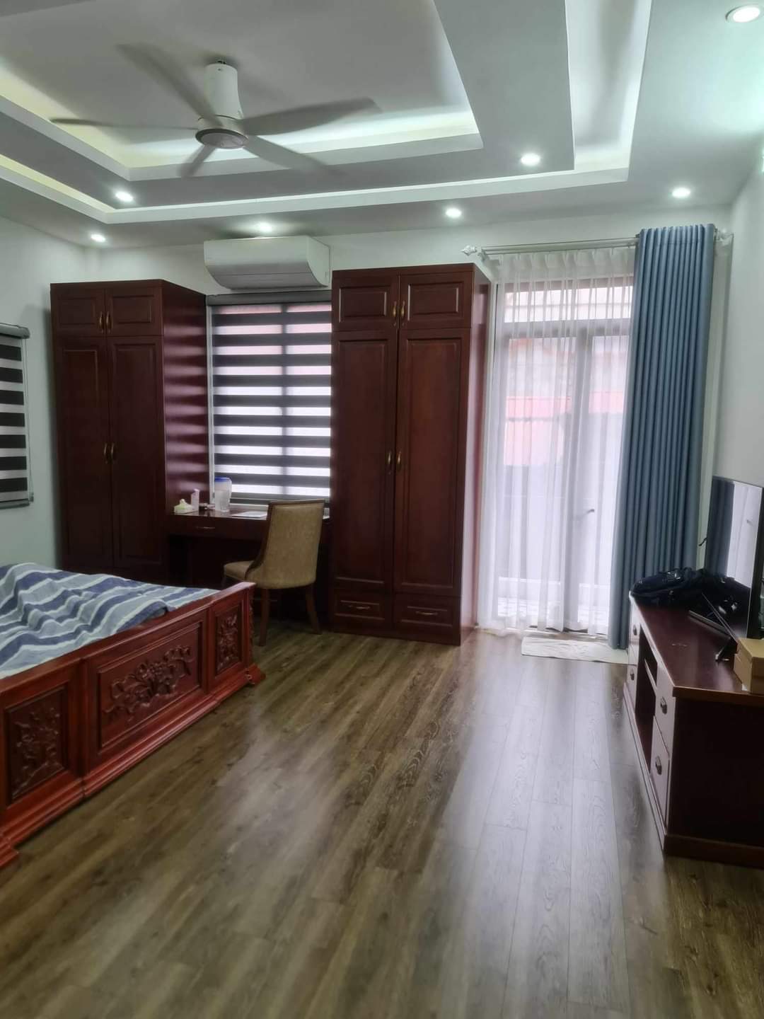 Nhà phố Lạc Long Quân, Cầu Giấy, 95m2, MT 8.6m, Kinh doanh, Ô tô tránh, Giá 29ty