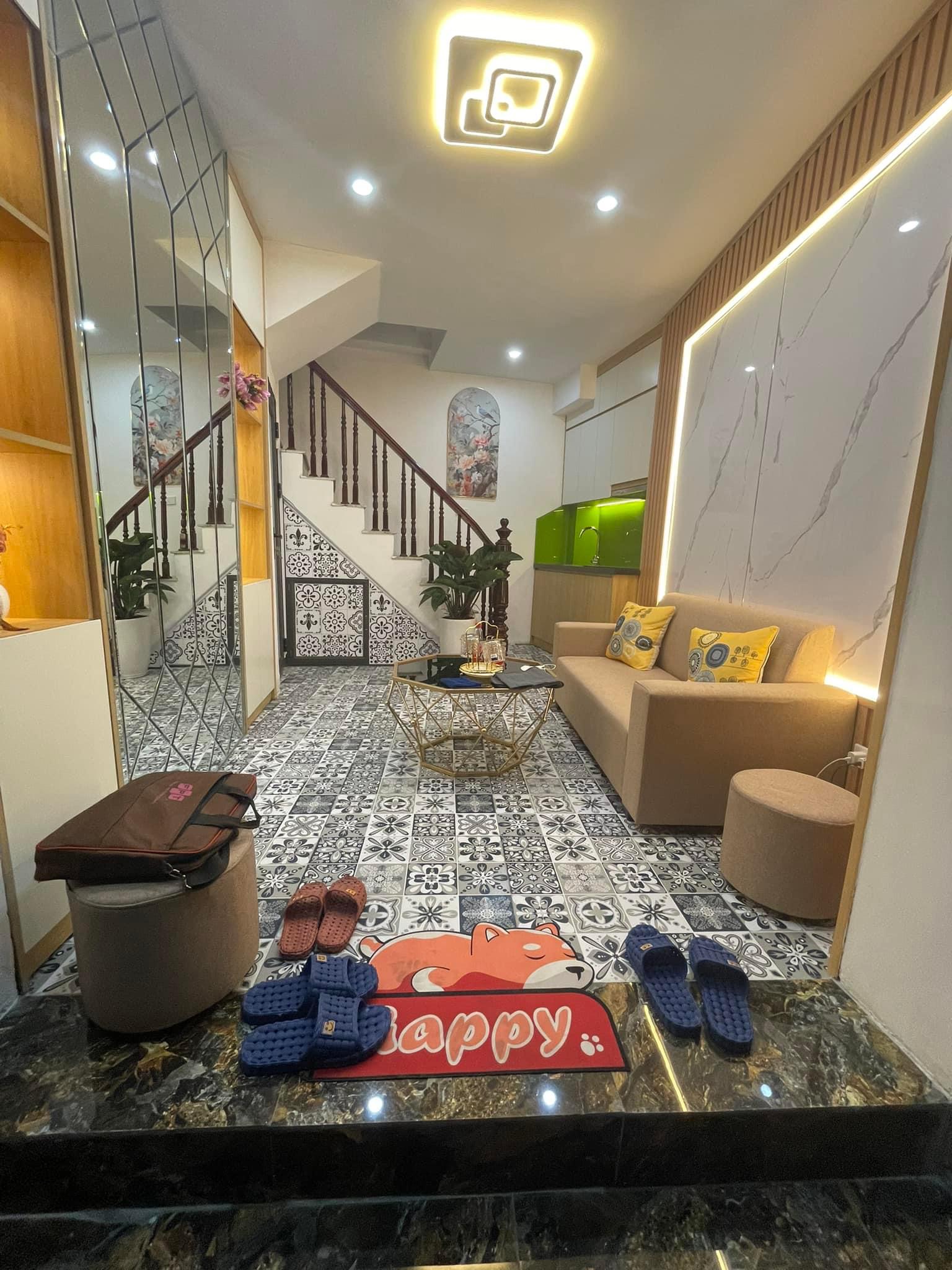 Định Nghĩa một căn nhà ấm cúng❤️ Bán nhà Tôn Đức Thắng - Đống Đa 17/23m2x5 Tầng 3 ngủ Chủ nhà chào giá: 4.85 tỷ