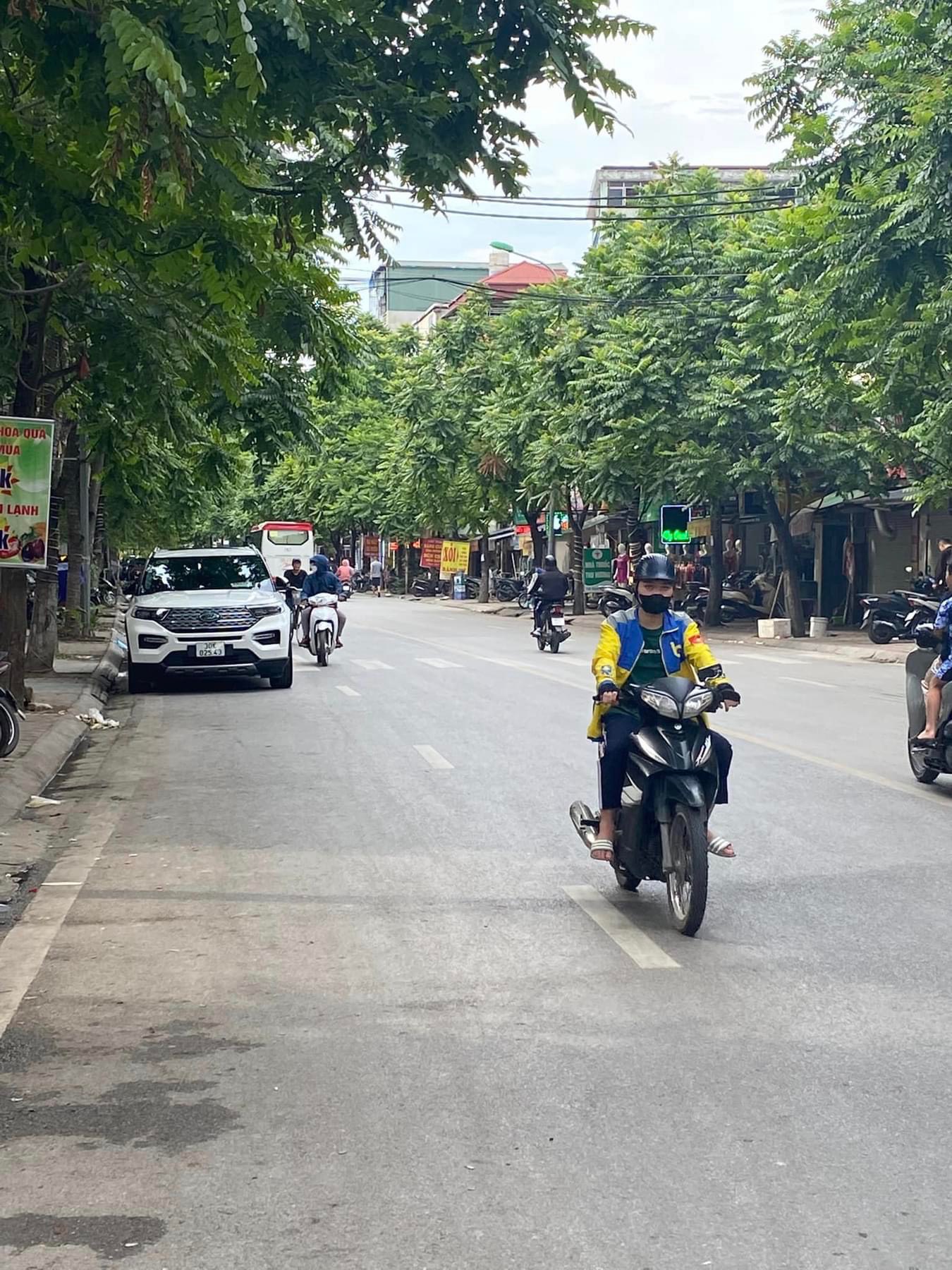 (HIẾM) Bán nhà PHÂN LÔ ngõ 61 phố LẠC TRUNG, Ô TÔ TRÁNH, VỈA HÈ, 40m2 x 4 tầng, 14 tỷ