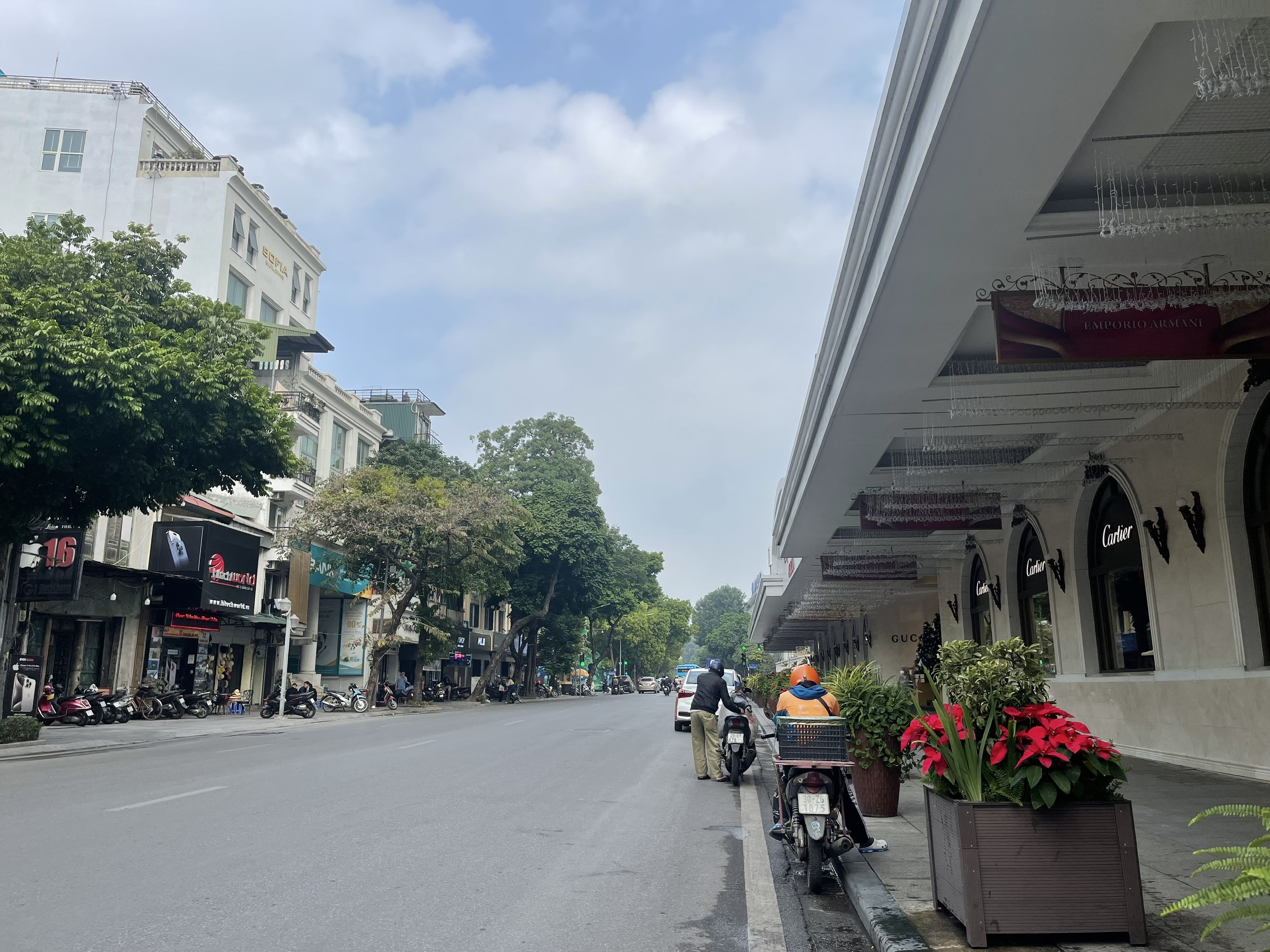 Bán nhà mặt phố phường Hàng Bài - Hoàn Kiếm, 1 mặt phố 1 mặt ngõ, 33m2 x 4 tầng, MT 5.7m, 17.8 tỷ