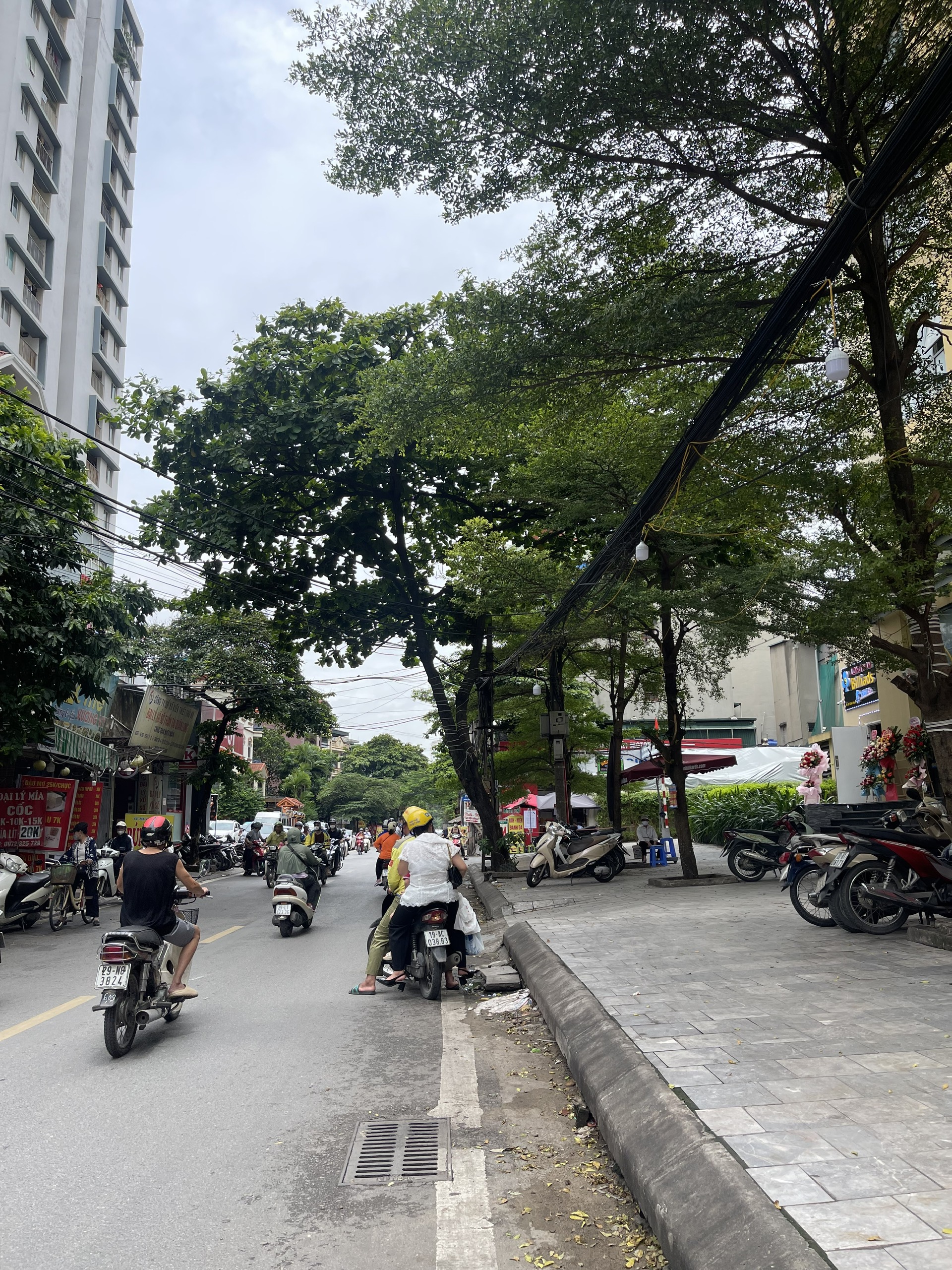 Bán nhà liền kề ngõ 13 Lĩnh Nam, PHÂN LÔ cán bộ, Ô TÔ TRÁNH, 90m2 x 5 tầng, mặt tiền rộng, 26 tỷ