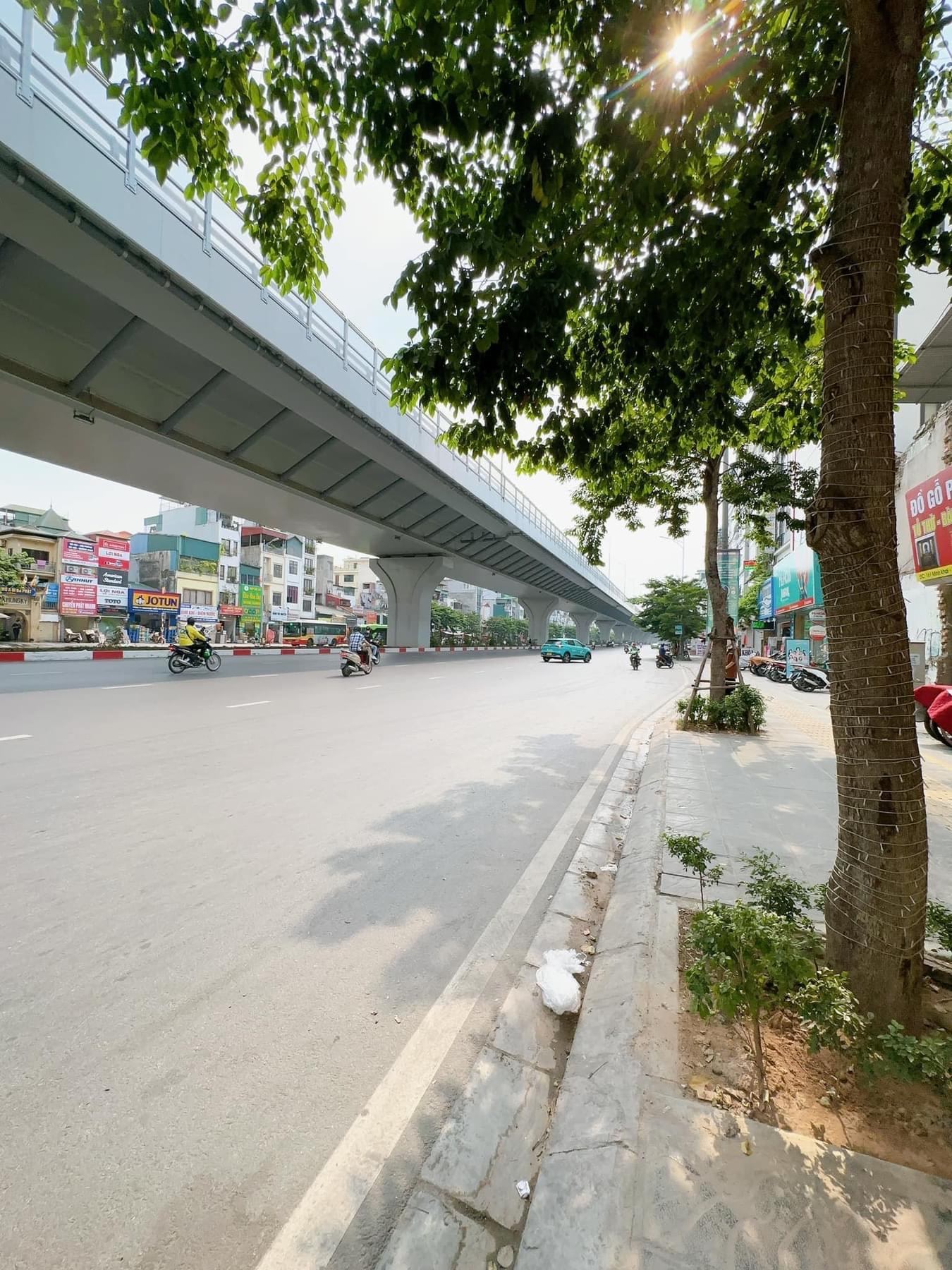Bán nhà phố MINH KHAI - HAI BÀ TRƯNG, GẦN PHỐ, 71m2 x 5 tầng, 21 tỷ