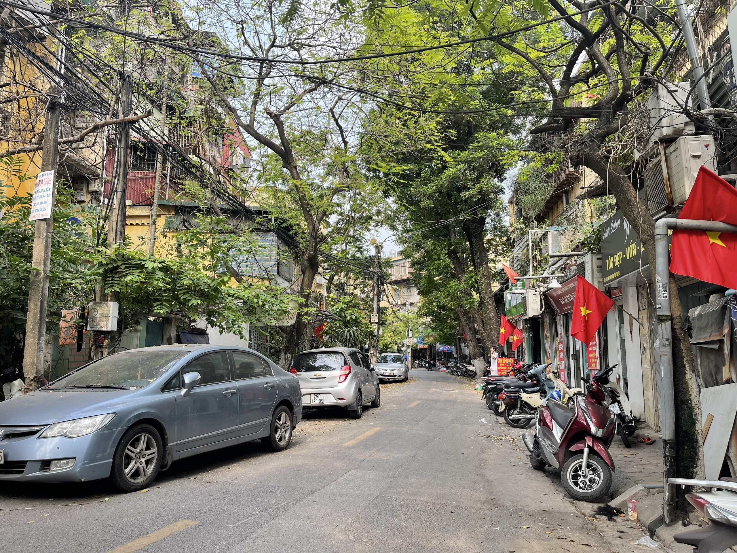 Bán nhà mặt phố Nguyễn Hiền - khu Bách Khoa, thoáng trước sau, xây CCMN, 140m2, 17 tỷ