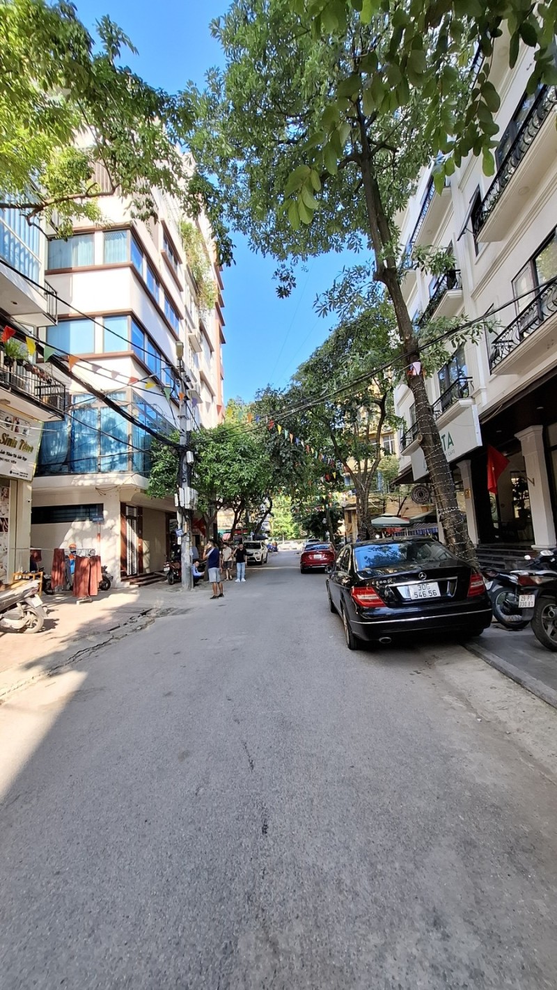 Nhà Nguyễn Khánh Toàn, Cầu Giấy. 58/75m2; 5 tầng; Giá 14 tỷ MẶT NGÕ THÔNG -LÔ GÓC