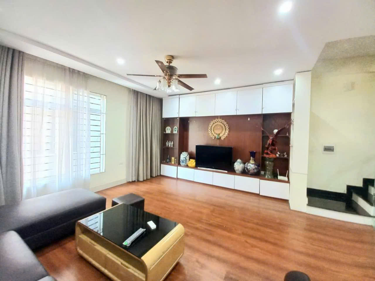 Bán nhà đẹp Trần Phú Hà Đông, dt 40m2, 5 tầng, Lô góc, ô tô đỗ cửa, 8.7 tỷ ở KDVP