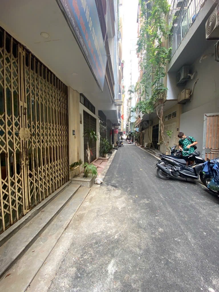 Nhà Trần Quốc Hoàn, Cầu giấy. 44mx5; MT 4m; Giá 13.6 tỷ Ô TÔ, KINH DOANH