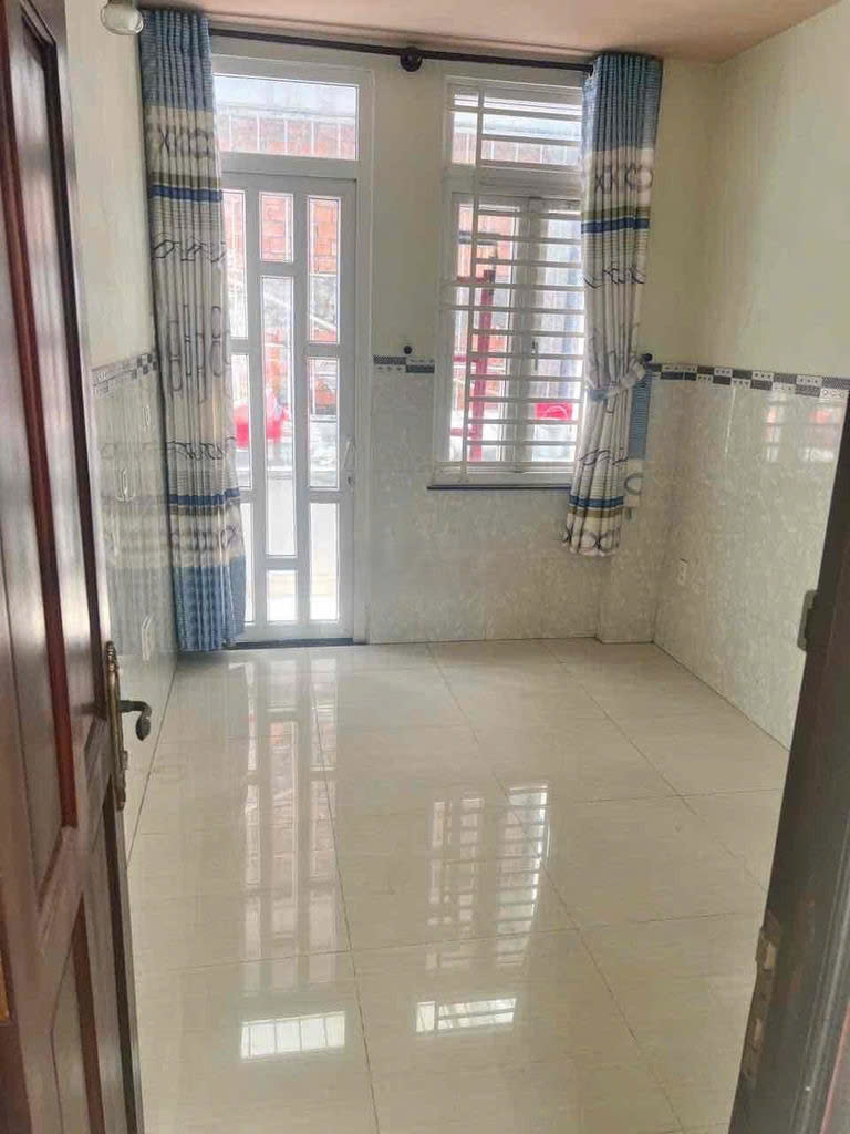 Nhà Hẻm xe hơi Thành Thái, 3x11 m, 5 phòng ngủ, 5 máy lạnh