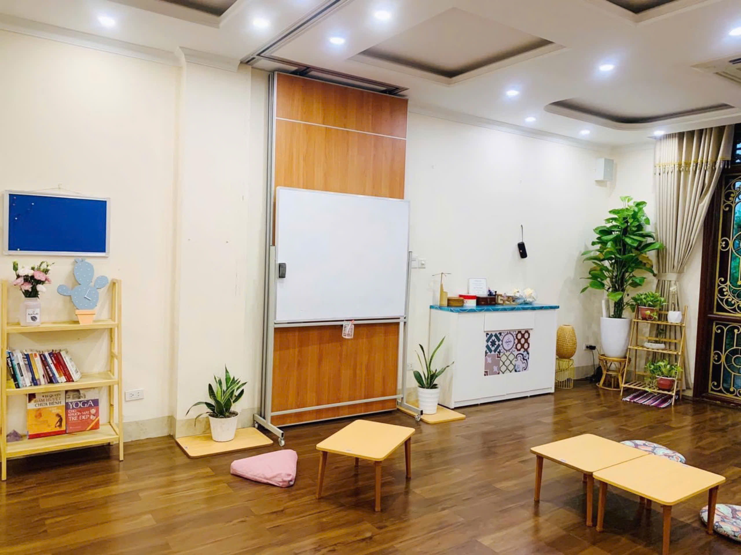 CCMN ĐỐNG ĐA - GẦN HỒ - 7 TẦNG THANG MÁY - Ô TÔ 7 CHỖ VÀO NHÀ - 2 MẶT THOÁNG - DOANH THU 900TR/ 1 NĂM