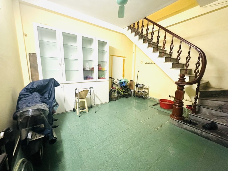 SIÊU PHẨM Nhà Dương Quảng Hàm, Cầu Giấy ÔTÔ- K.DOANH- 47m2*4T Giá Rẻ!