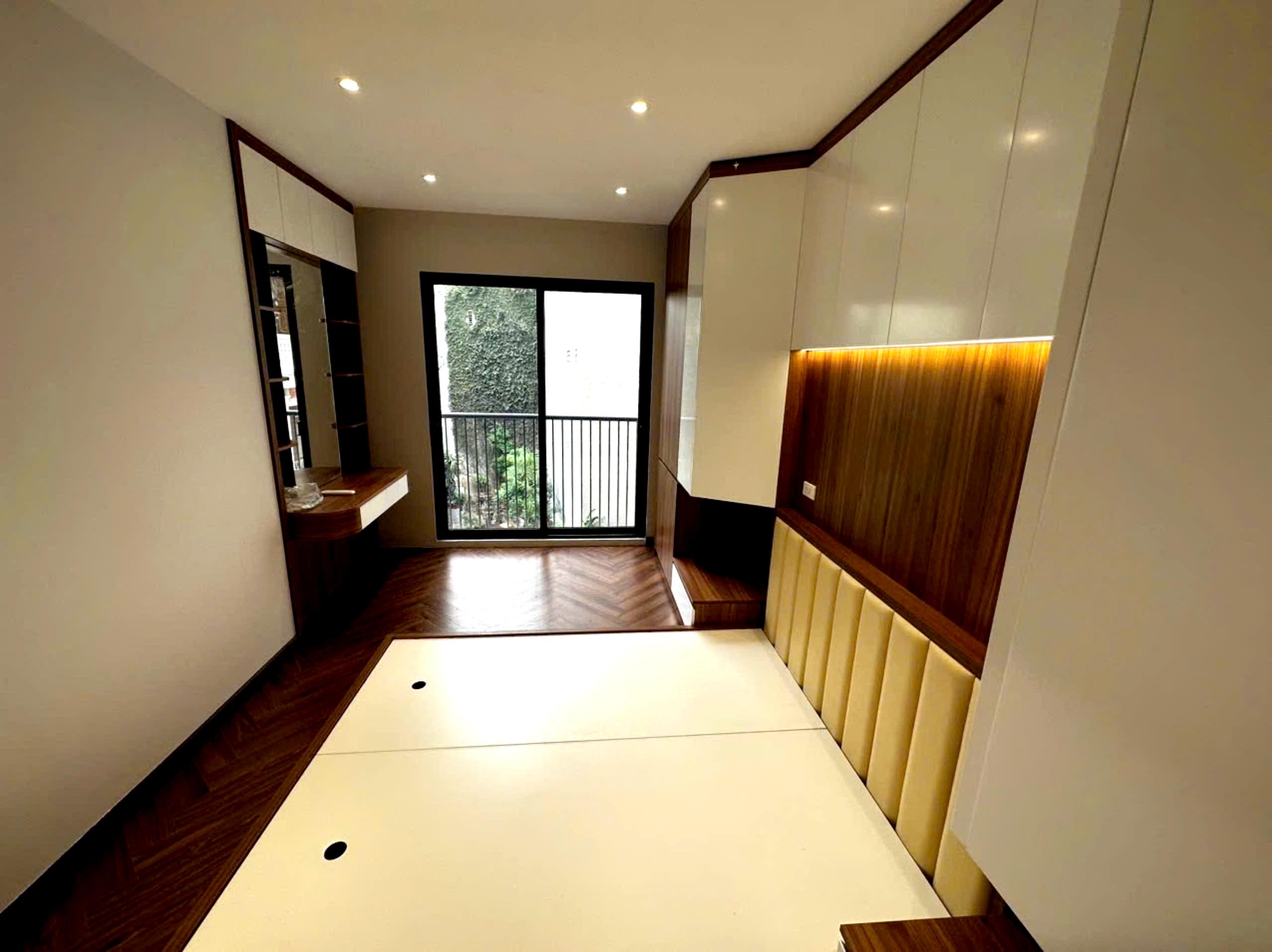 LÁNG THƯỢNG - 40M 1 QUẶT RA PHỐ - NHÀ XÂY 2023 - 6 TẦNG - 3 NGỦ -NỘI THẤT Ở NGAY - HƠN 9 TỶ