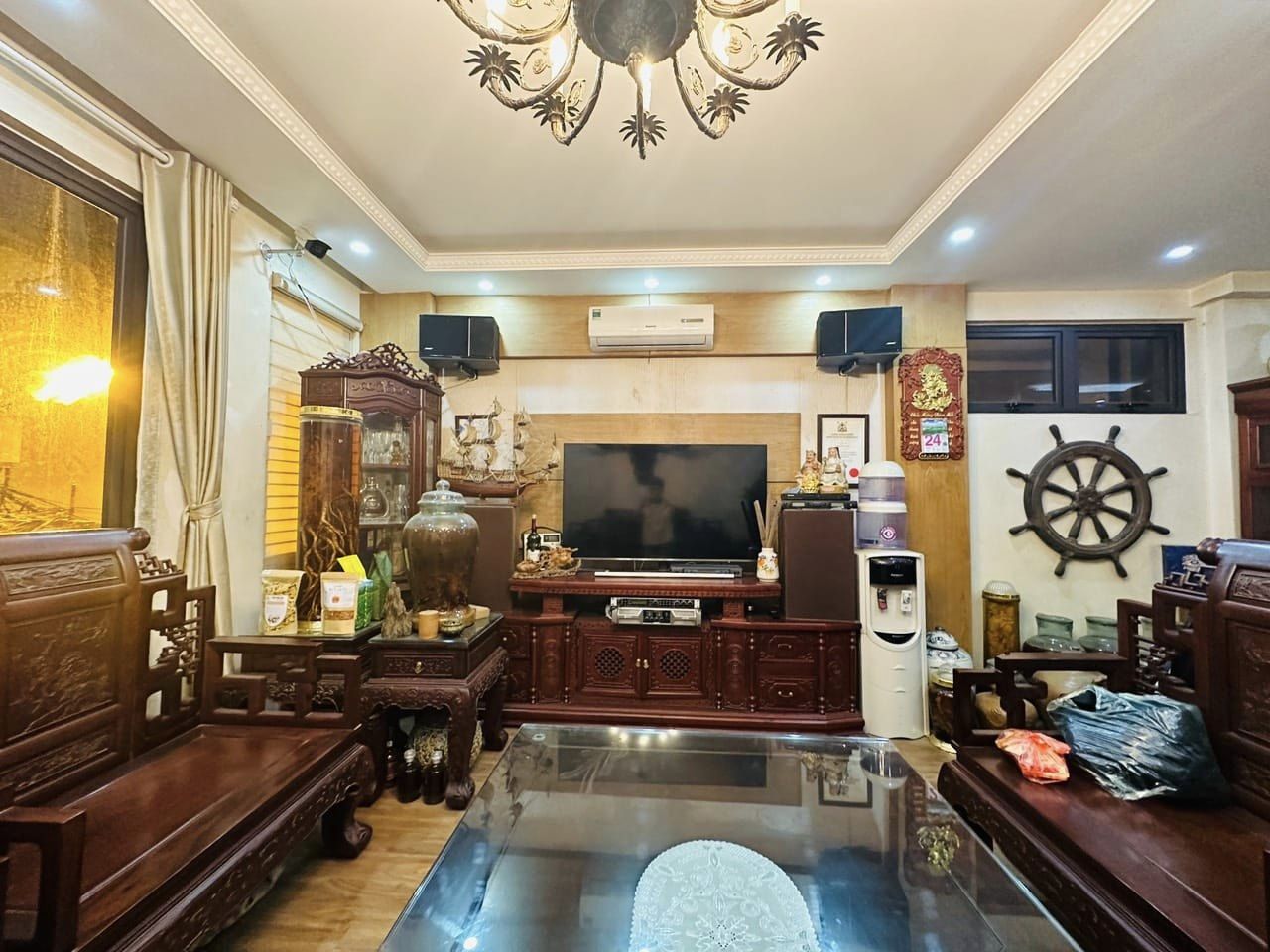 Bán nhà quận Hoàn Kiếm, phố Phan Bội Châu, 30m2, MT4m, 5 tầng, ngõ rộng, thoáng sáng.