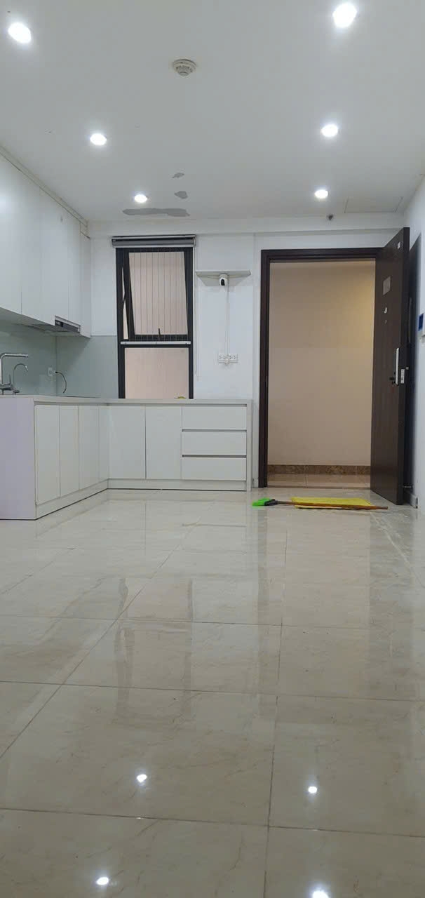 Chính chủ cho thuê căn hộ chung cư cao cấp tại tòa C2, Dcapital Vincom Trần Duy Hưng, Trung Hòa, Cầu Giấy, Hà nội.